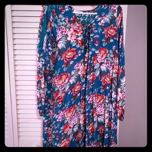 Flowy floral dress with pockets